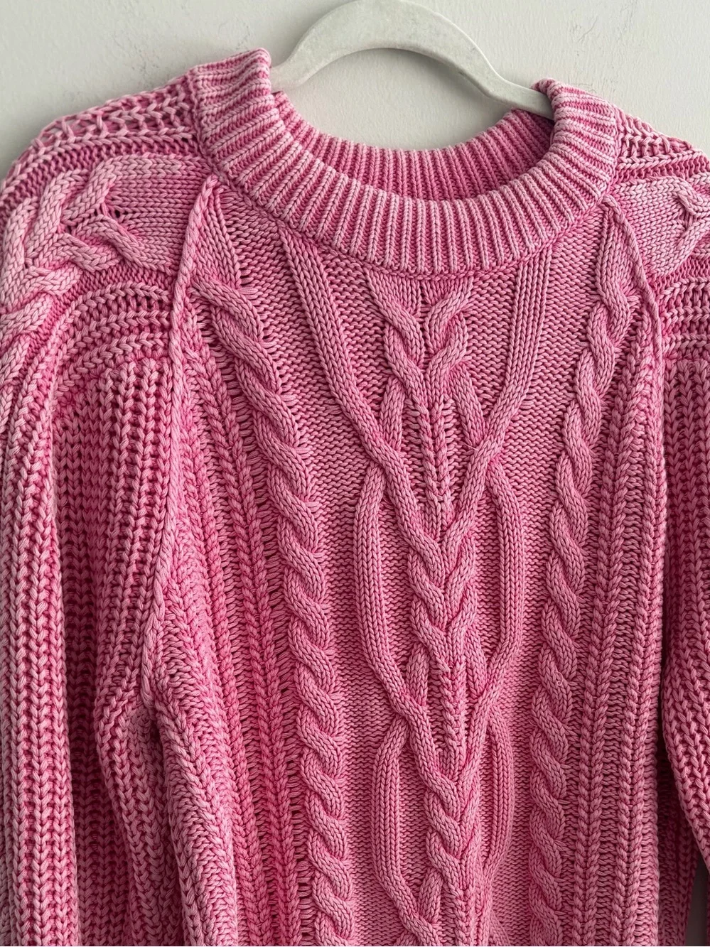 Free People Pink Cable Knit Crew Neck‎ Chunky Sweater size medium NWT